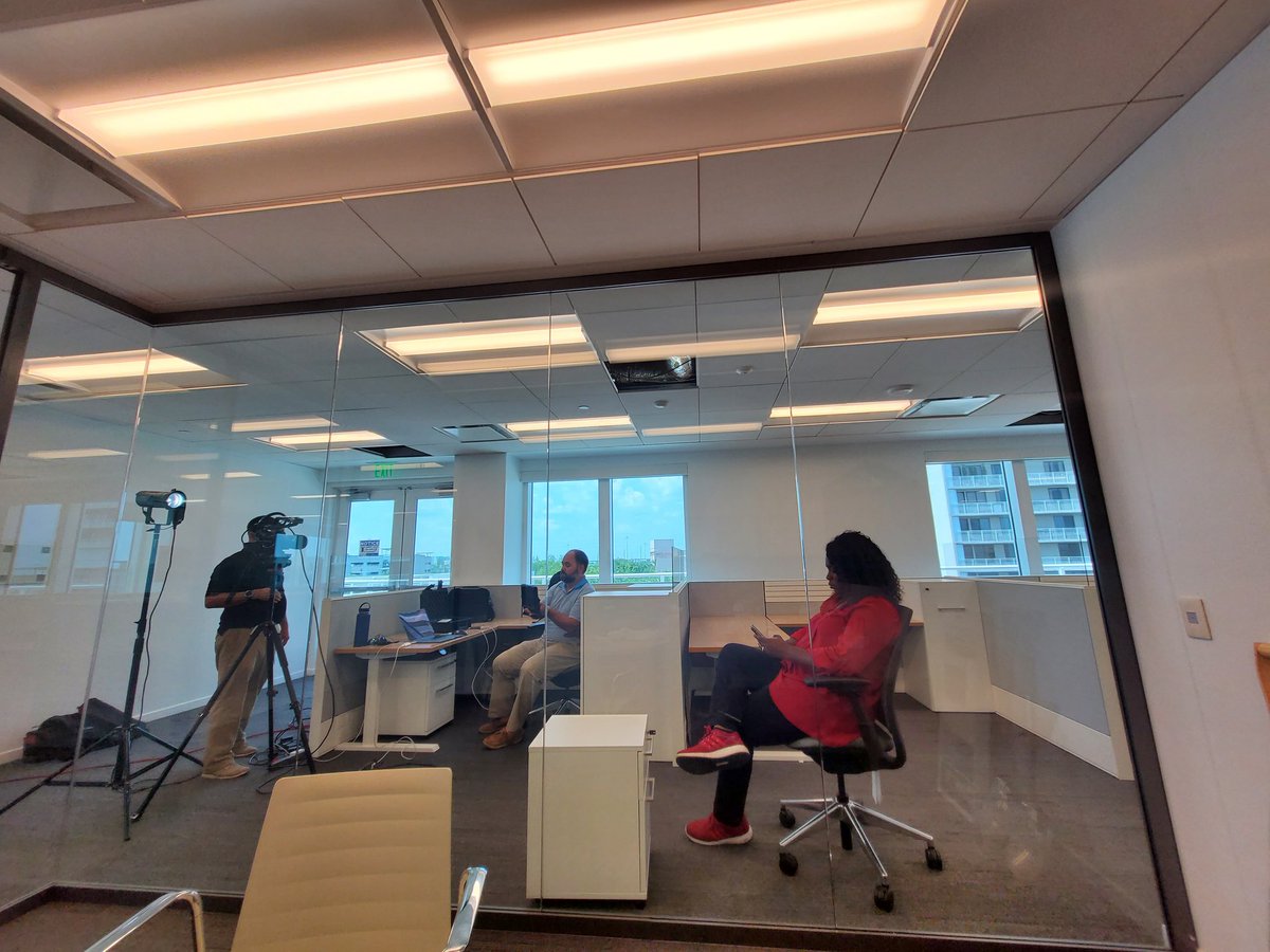 DocT_IDEAs's tweet photo. Multi-tasking: In meeting while watching my stunt double prep camera crew for afternoon interviews. We're even wearing same color! Now THAT is fancy.  @iaamuseum Opening January 2023 📸 #historymatters #Charleston #AfricanDiaspora https://t.co/WnsXrtDZek