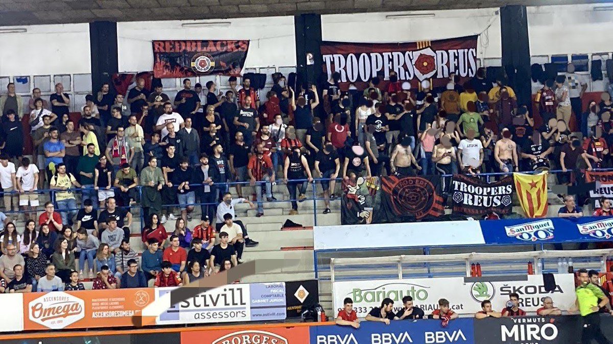 Les semifinals del play-off ja són a Reus, tot junts farem del pavelló un INFERN REUSENC!!!
Fem una crida a tots els ganxets per divendres i diumenge omplir el Palau d'esports i demostrar qui es la millor afició!
FORÇA REUS!!! 🔴⚫