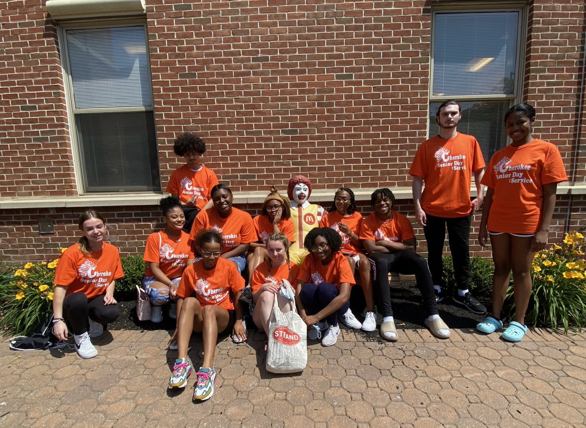 Cherokee_HS's tweet photo. Senior Day of Service
Thank you to our sites, staff and students #OneTownOneTribe https://t.co/0BCJXVNBCS