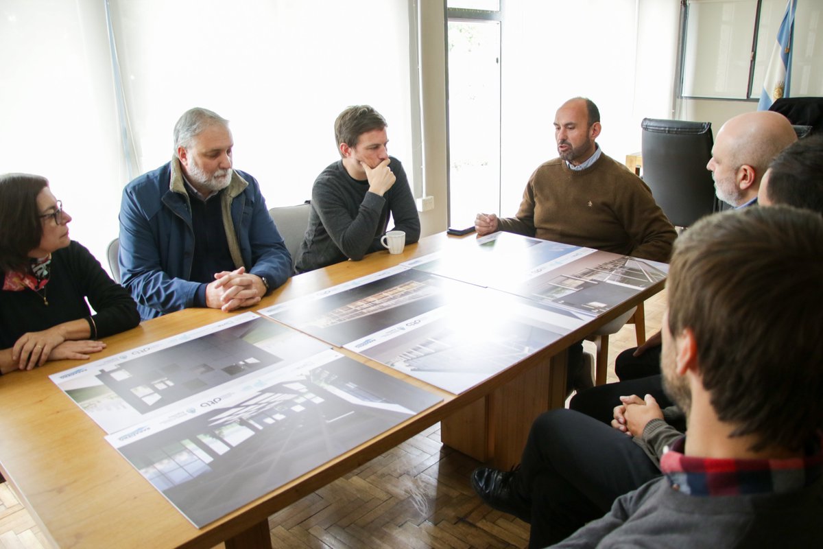 CostaAugusto9's tweet photo. El conocimiento, la ciencia y la tecnología son fundamentales para seguir creciendo y fortaleciendo el desarrollo de la Provincia. En #Baradero con @titosanzio avanzamos en el proyecto del Centro de Robótica, Automatización y Sensores en conjunto con @utndelta y @unsadaoficial. https://t.co/a2W6l7u56E