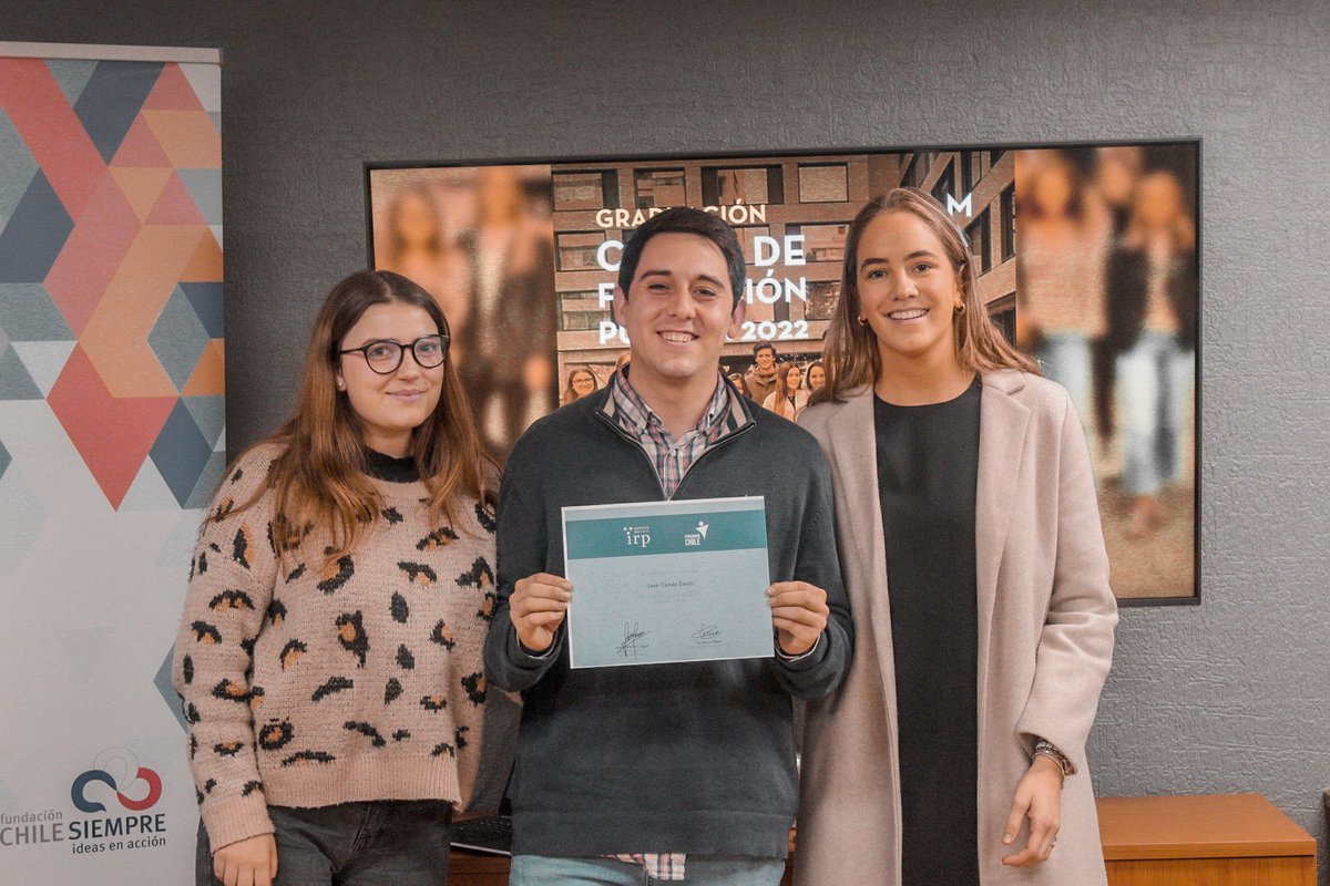 #CFP22 Graduación Curso de Formación Pública 2022. En la ceremonia de cierre, entregamos diplomas a quienes participaron y premiamos a los más destacados 🔝 

¡Muchas gracias a los expositores y a todos por su compromiso! 
#formación #jóvenes