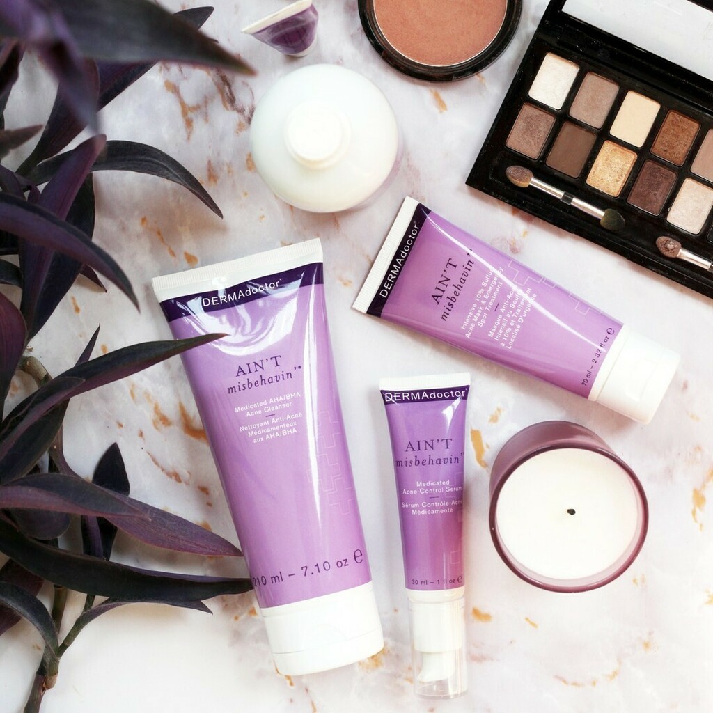 DERMAdoctor's tweet photo. Did you know June is National Acne Awareness Month?
Our Ain't Misbehavin' line of acne-fighting products help treat, clear, and prevent future acne outbreaks.
#summerskincare #gymbagessentials #selfcare #acneproneskin #acnetreatment #acneproblems #acn… https://t.co/PxyGaD9dGz https://t.co/hCCaUpY5Fz