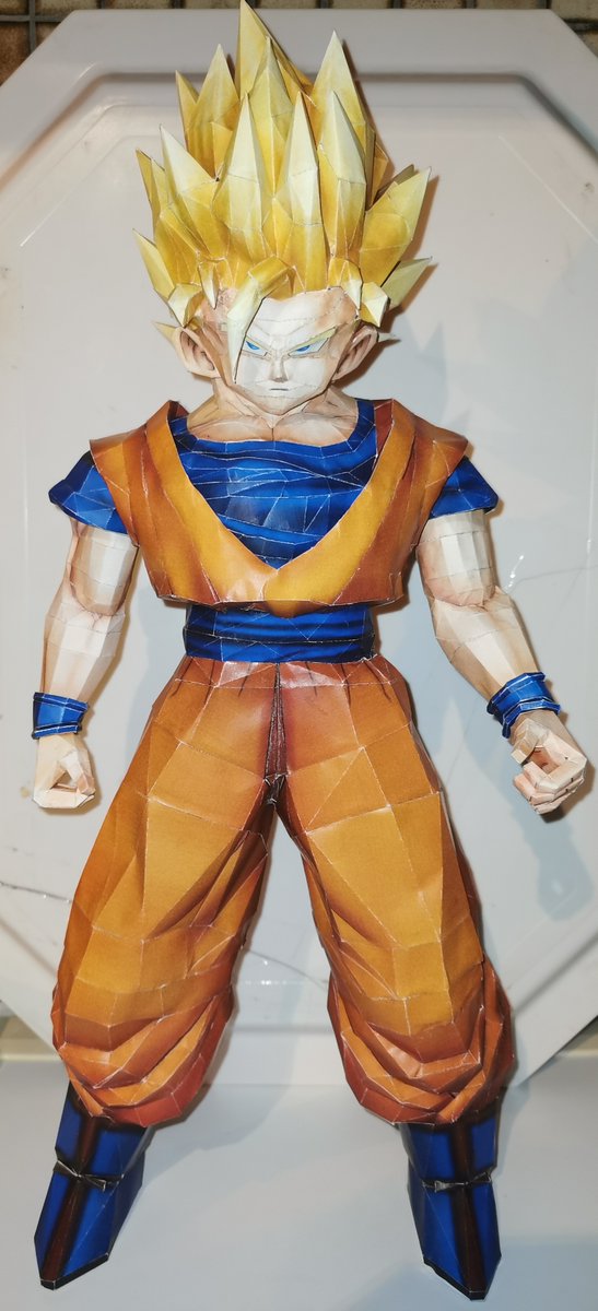 Neliiaanaa's tweet photo. #GIVEAWAY
Tu aimes DBZ ? Pour toi, Goku est le meilleur ? Gagne ce magnifique papercraft de 55cm fait par mes soins !!
 
Pour participer :
• Follow @Neliiaanaa 
• RT &amp; Like ce tweet

TAS :  12/06/2022 https://t.co/EN4Ybjiz2o