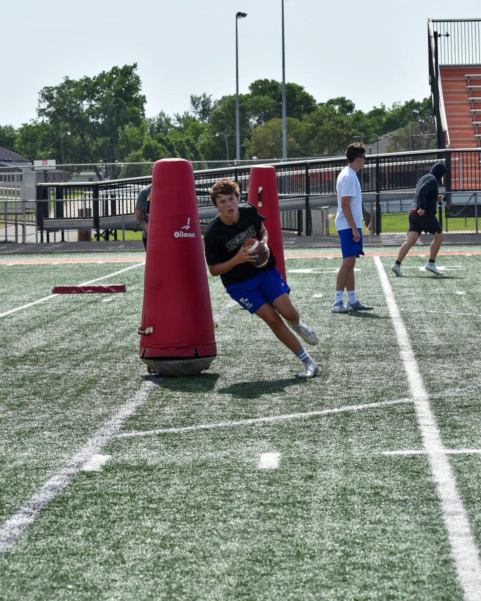 QBimpact's tweet photo. 2026 QB @Evans26Ethan , coming off some arm problems, Ethan was back in form working to strengthen his arm getting back in his groove.  #QBi @CoachGeorge5 https://t.co/a8Qdwnukpq