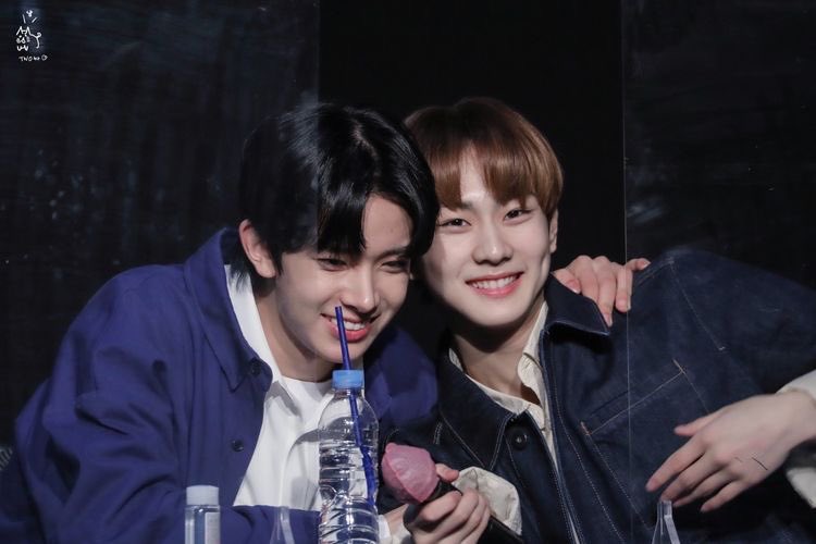 bambithinker's tweet photo. heeseung and jungwon of the day ♡ https://t.co/9nRkGfD6qA