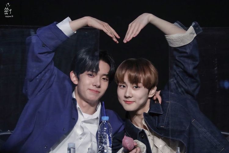bambithinker's tweet photo. heeseung and jungwon of the day ♡ https://t.co/9nRkGfD6qA