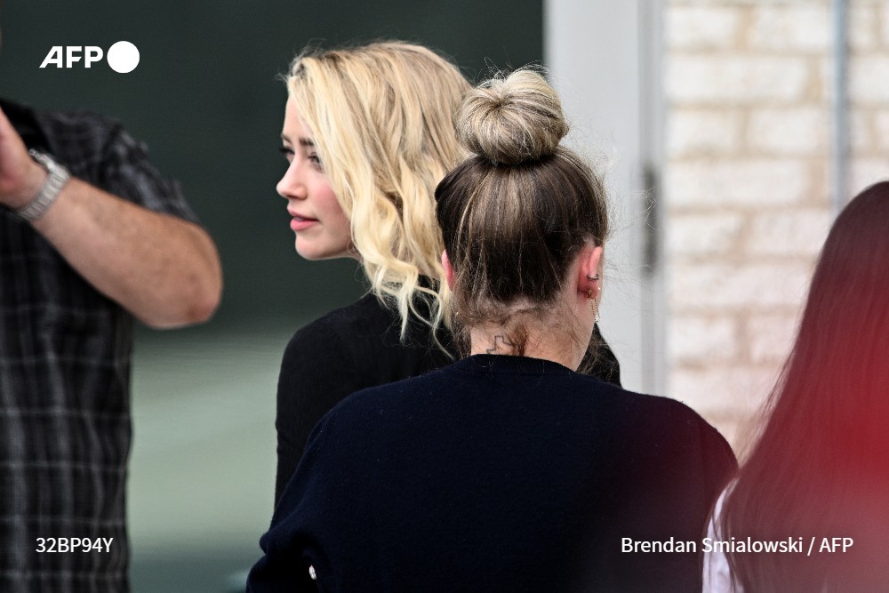 AFPespanol's tweet photo. #ÚLTIMAHORA  Amber Heard difamó a su exmarido Johnny Depp, dice el Jurado #AFP https://t.co/ln6vnELEdF