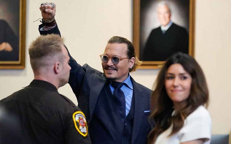 JHONNY DEPP HA GANADO. El día de hoy se dió a conocer finalmente el veredicto del juicio de Jhonny Depp contra Amber Heard por difamación, luego de semanas de juicio dónde ambos tuvieron que testificar y mostrar evidencias, Jhonny Depp ha ganado
#JusticeForJohhnyDepp