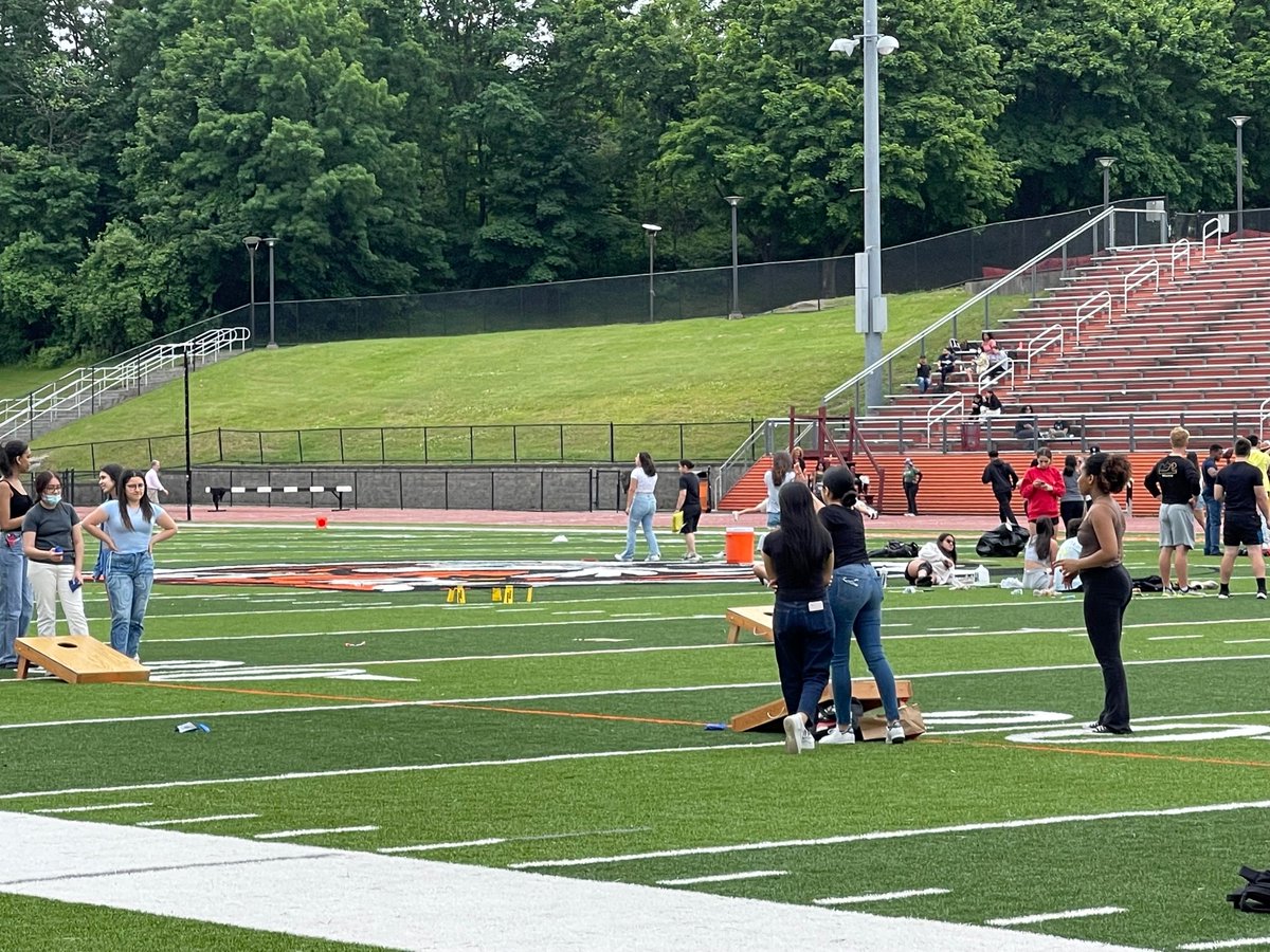 WPTigerPride's tweet photo. What a blast celebrating our #Classof2022 Tigers today at the Senior BBQ! Principal Martinez was the "Grill Master" serving over 300 burgers and countless hot dogs for this deserving class! @wplainsschools @DrJosephRicca  @wphs_pta #WPProud #TigerPride https://t.co/RLtuexKDpz