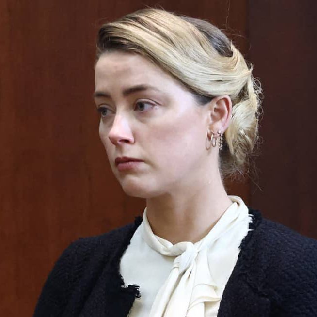 centraldepp's tweet image. 🚨| O júri decidiu que Amber Heard terá que pagar mais de 15 milhões para Johnny Depp pelas difamações.
