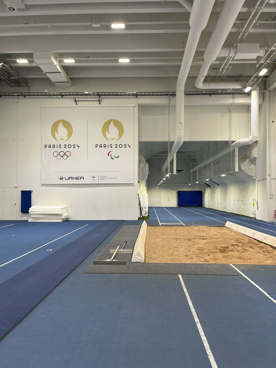 Suomessa on huikean hienoja olosuhteita kasvaa urheilijaksi ja olla urheilija. Respect <a href="/urhea_fi/">Urhea</a> 
Kiitos <a href="/TuuliMerikoski/">Tuuli Merikoski</a> kun johdatit, kerroit ja avarsit 💎
#urhea #campus #sportcenter #finland