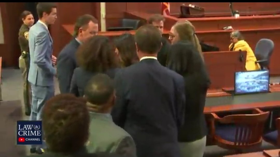 El equipo de Johnny celebrando!!! Gracias por pelear tan duro!!! ✊🏼🖤

#JusticeForJohnnyDepp
#AmberHeardIsALiar
#JohnnyDeppIsInnocent
#AmberHeardlsApsychopath
#JohnnyDeppVsAmberHeard