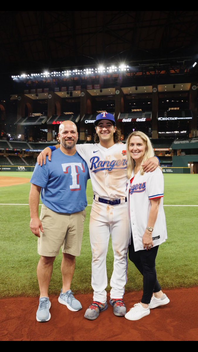 Huge congrats to Scott &amp; Jenny Smith on Hall of Fame week of parental joy.

Daughter Carsyn graduated from high school. Daughter Brett gave them their 1st grandchild. Son ⁦<a href="/josh_smith8/">Josh Smith</a>⁩ — former #LSU star — was then called up to Texas Rangers &amp; got 3 hits in MLB debut. 👏