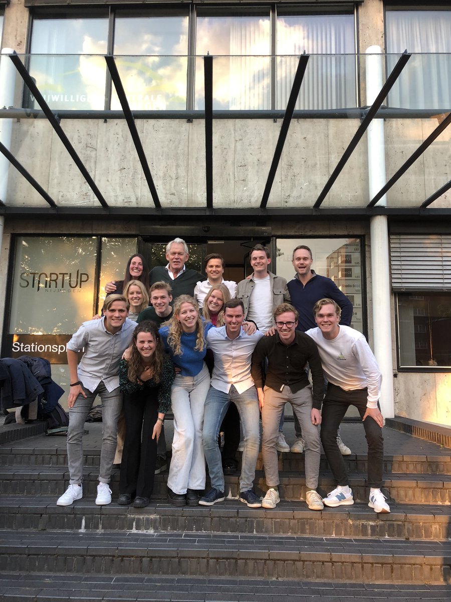 Afscheid genomen van het huidige bestuur en kennis gemaakt met nieuwe bestuur van <a href="/AIESEC/">AIESEC</a>  Nijmegen