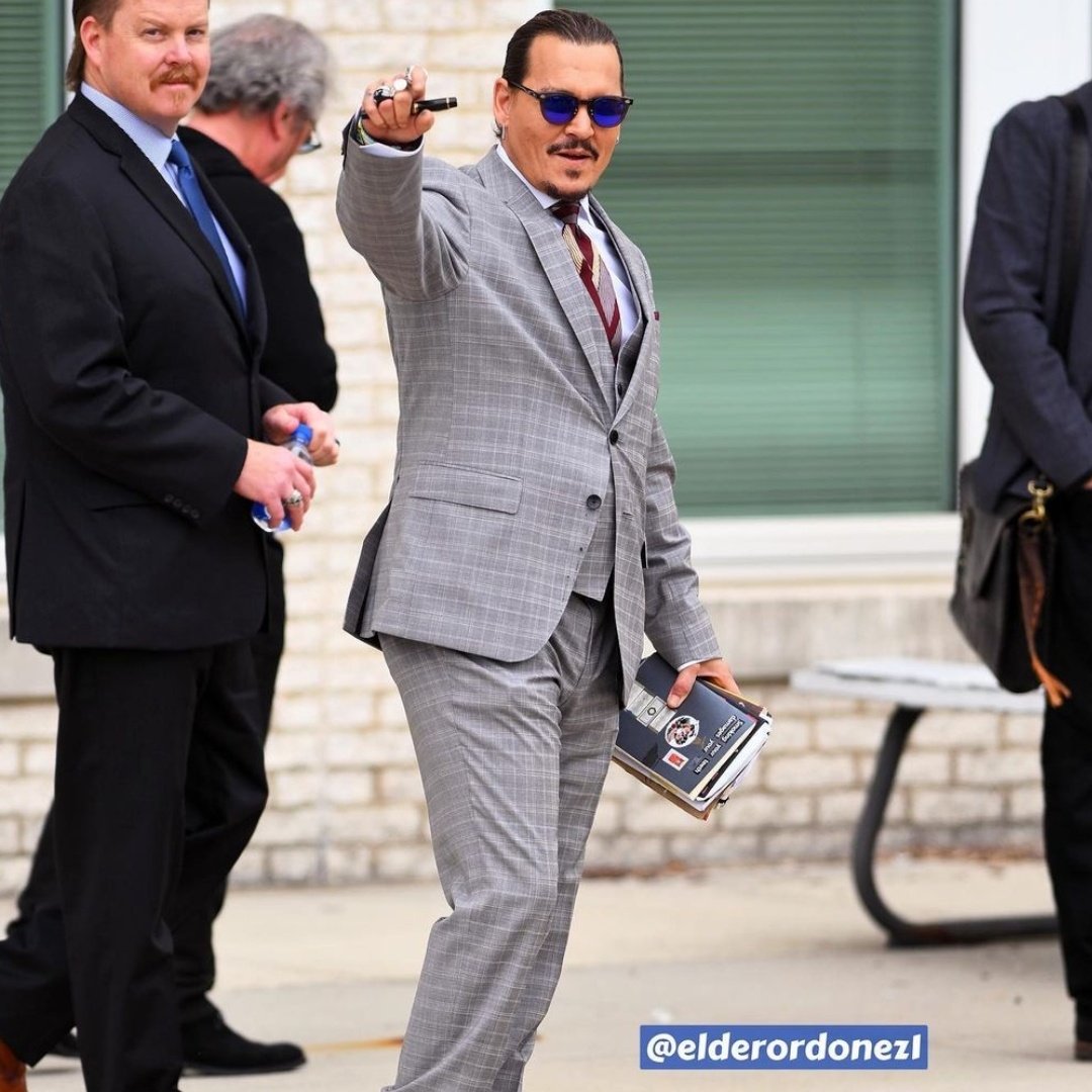twiggywitch's tweet photo. "Dile al mundo Johnny. Yo, Johnny Depp, un hombre, soy víctima de violencia. Y mira cuantos te creen"

Le creimos. SIEMPRE LE CREIMOS ✊🏼🖤

#JusticeForJohnnyDepp
#AmberHeardIsALiar
#JohnnyDeppIsInnocent
#AmberHeardlsApsychopath
#JohnnyDeppVsAmberHeard https://t.co/Wis29y7UM2