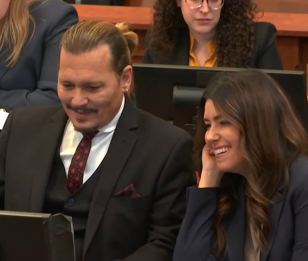 tonytheboy_'s tweet image. registro de um calvo vencendo 🥇 o mundo está feliz