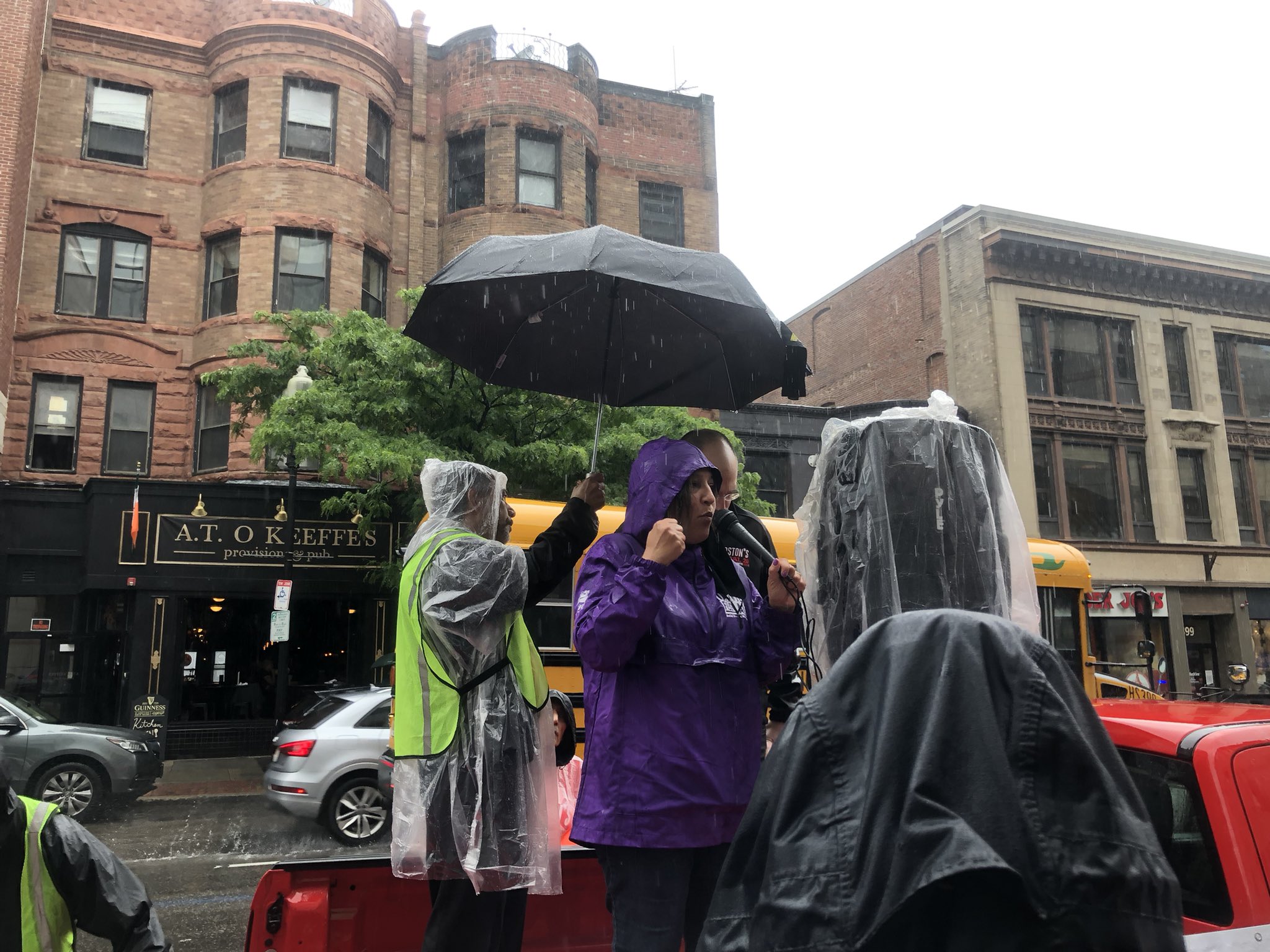 32bj-seiu-unionstrong-on-twitter-roxana-rivera-speaking