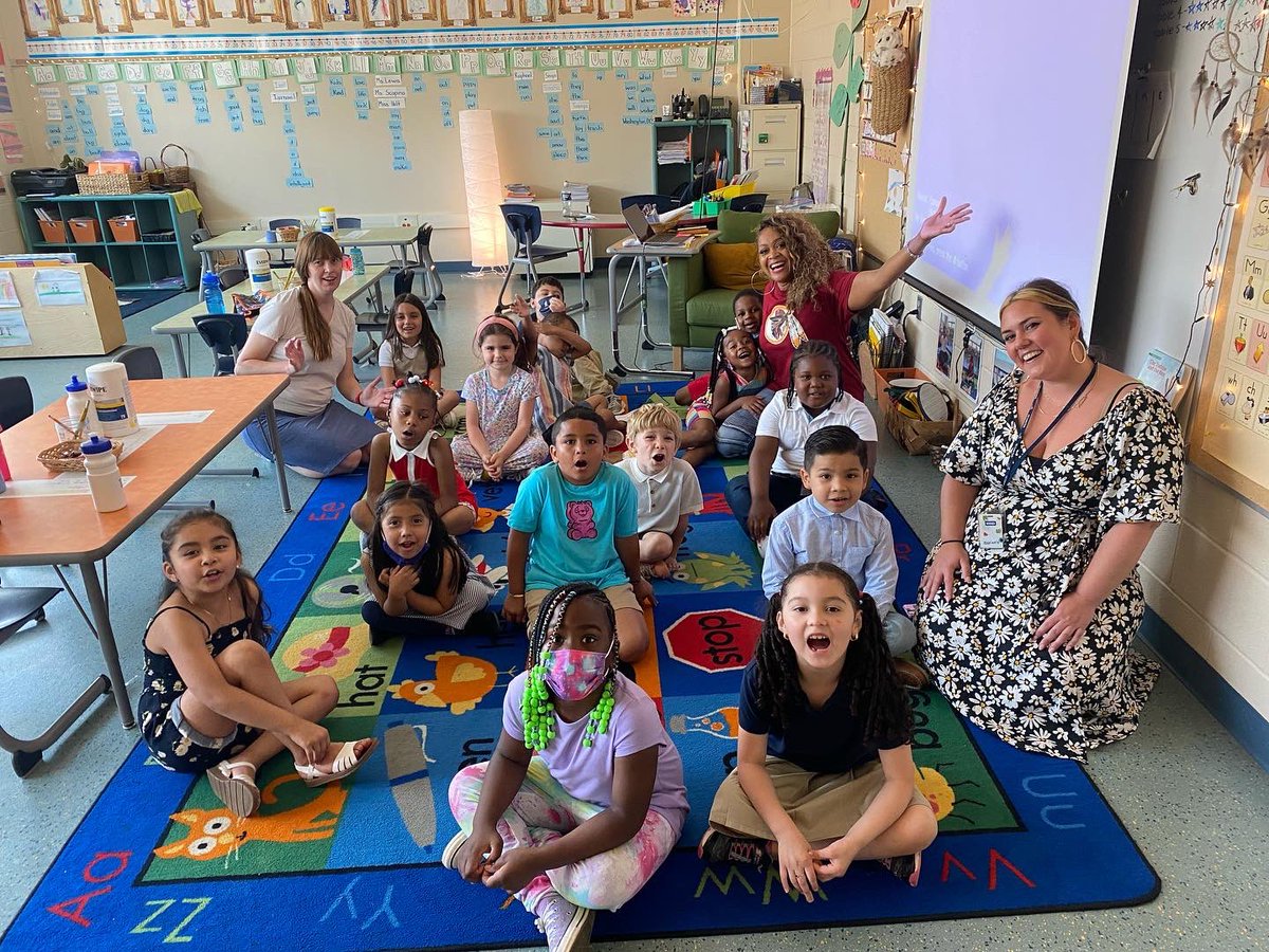 sweeetcherie's tweet photo. These kindergarteners were amazing today!!! 🙌🏼🙌🏼🎶🎶
#teachthebeat #teachingforchange #shecranks #DCPS #chuckbrown #gogo #dontmutedc #dontmutedcgogo #gogolives #teachinggogo
Shirt: @by.braceyourself https://t.co/zozqZWZaj6