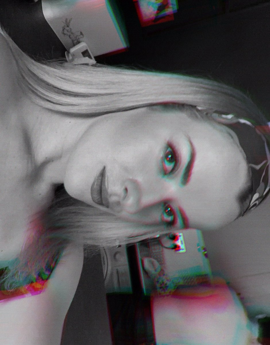 Gracelilyuk's tweet photo. The verdict is in. #JusticeForJohnnyDepp however I do have some sympathy for Amber Heard since I’ve had some people say I look like her. Apart from that I’m pleased with this verdict! If this gets lots of retweets I’ll post a NUDE to celebrate. 😍🙏😍 https://t.co/GHSnM3oqgl