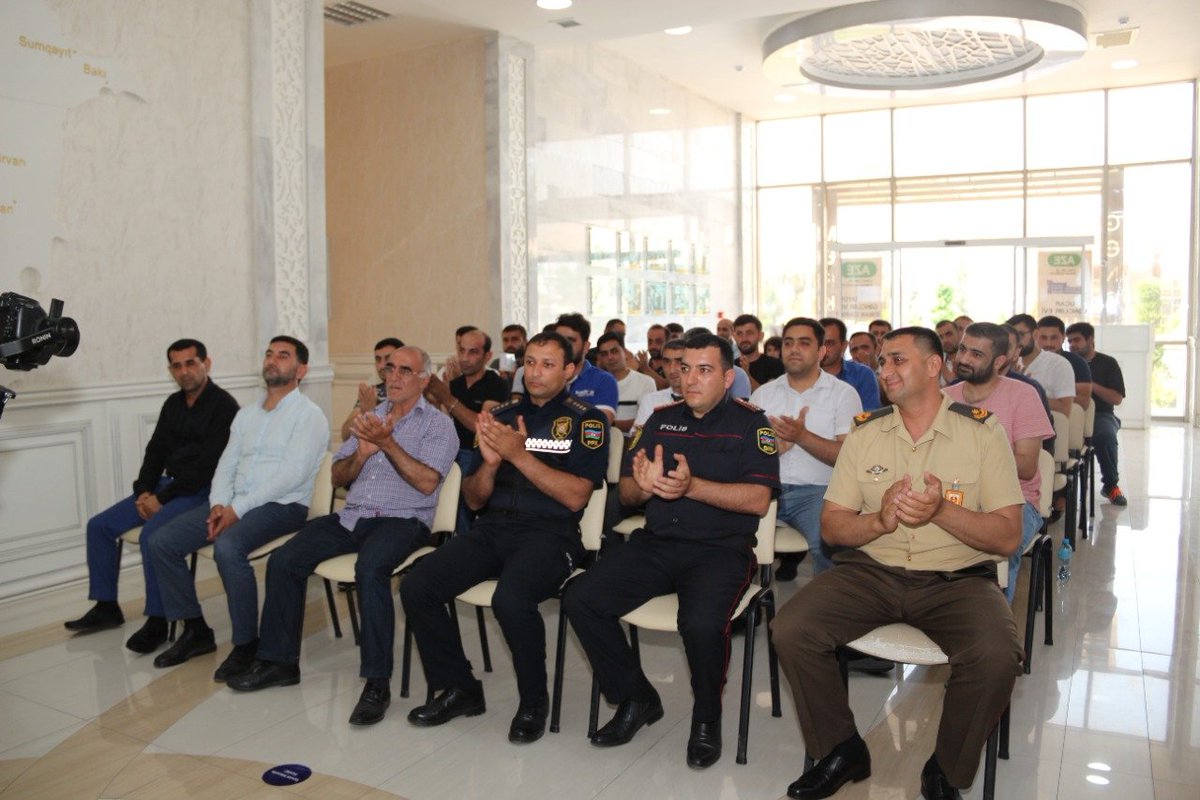 ucar_si's tweet photo. Ucar Rayon Gənclər və İdman İdarəsi və Ucar Gənclər Evi SXM-nin birgə təşkilatçılığı ilə Ucar şəhidlərinin əziz xatirəsinə həsr olunmuş futbol üzrə bələdiyyələr və təşkilatlar arasında rayon birinciliyinə start verilib.🏆

#Gənclərİdman #AZEidman #AZEsport #FutbolUcar https://t.co/mlVebNrwnO