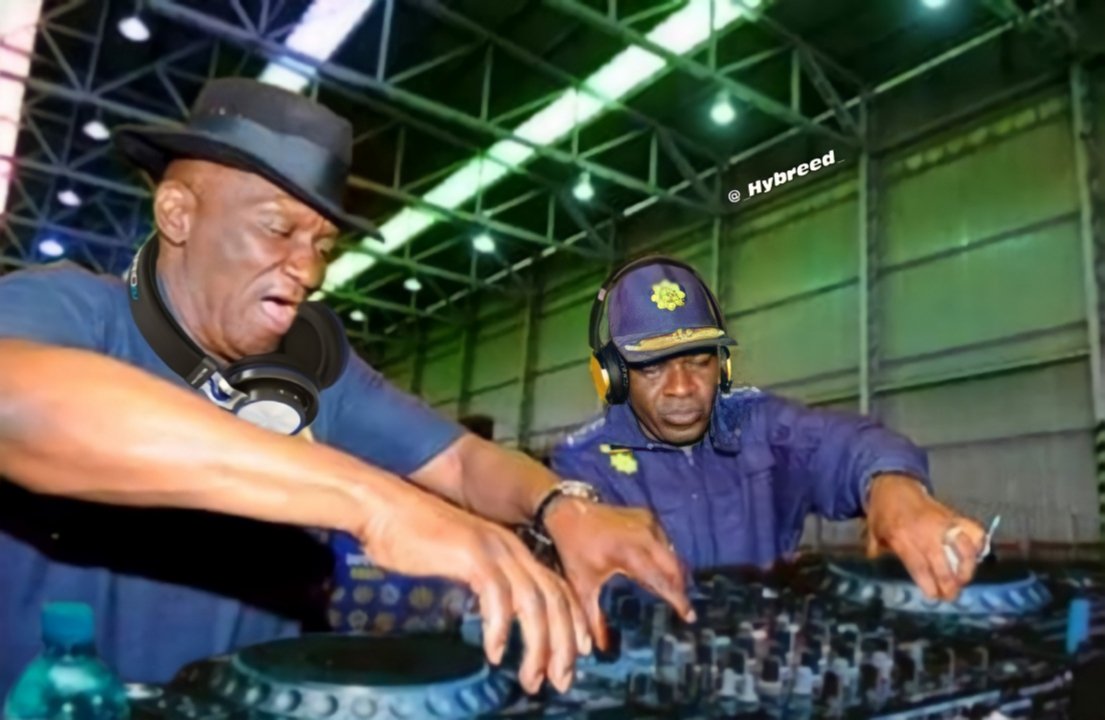TS_Mbongwa's tweet photo. @StofuSamalahle Incoming!!☄☄☄
🎹🎶
#SgubhuSeStofuSamalahle https://t.co/XErmOhpHvP