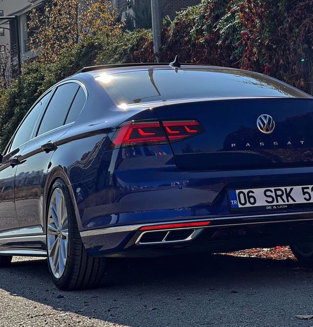 Passat.B8_ tweet media