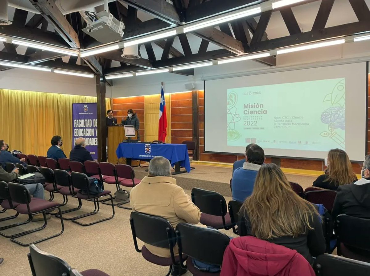 SeremiCienciaB's tweet photo. Fuimos parte del Encuentro Regional sobre Divulgación, Datos y Estrategia organizado por Nodo Centro Sur, en esta ocasión en Chillán con la participación de la Seremi @sofia_valenzuel y diferentes actores del ecosistema de CTCI.
🤔Más información ℹ️ en @nodoctci https://t.co/sbib1VgmeS