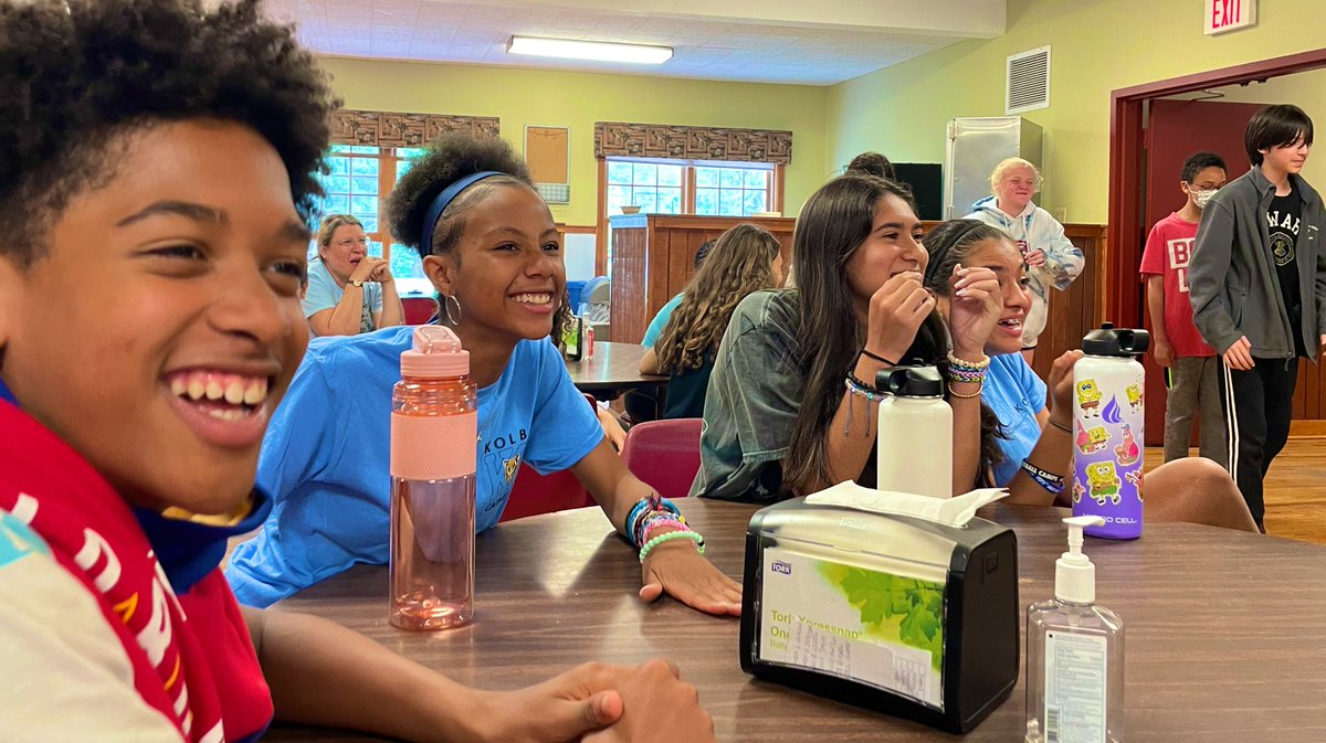 rob06615's tweet photo. First lunch at Nature’s Classroom! Having fun with some entertainment! https://t.co/DlEJhgZ0VG
