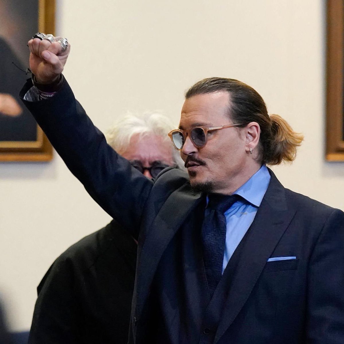 _sirena__'s tweet photo. You didn't hurt our hearts, who believed in you without a single moment of doubt.. endless thanks #JohnnyDepp https://t.co/5ekjFxATxu
