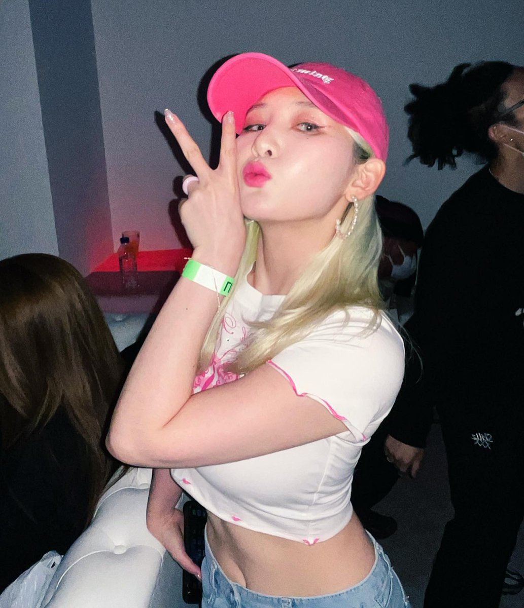 ashbgallery's tweet image. 