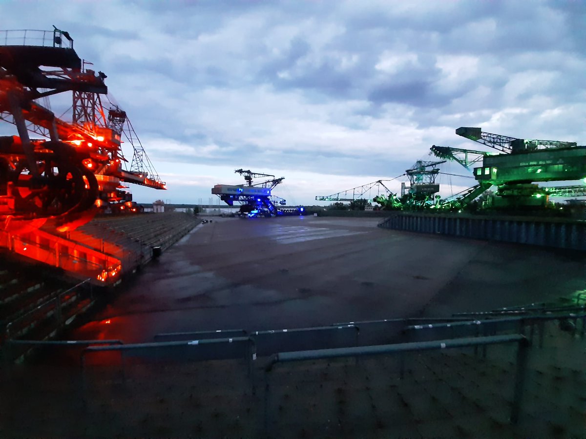 Die Exkursion im Sonderzug nach <a href="/Ferropolis/">Ferropolis</a> rundet unseren 3. Konferenztag spektakulär ab und bildet sicher eines der absoluten Highlights unserer #wcc2022! Vielen Dank an <a href="/ThiesFerropolis/">Thies Schröder</a>, <a href="/sachsenanhalt/">Sachsen-Anhalt</a> und die @Welterbegion Dessau-Anhalt-Wittenberg. #ferropolis #fieldtrip