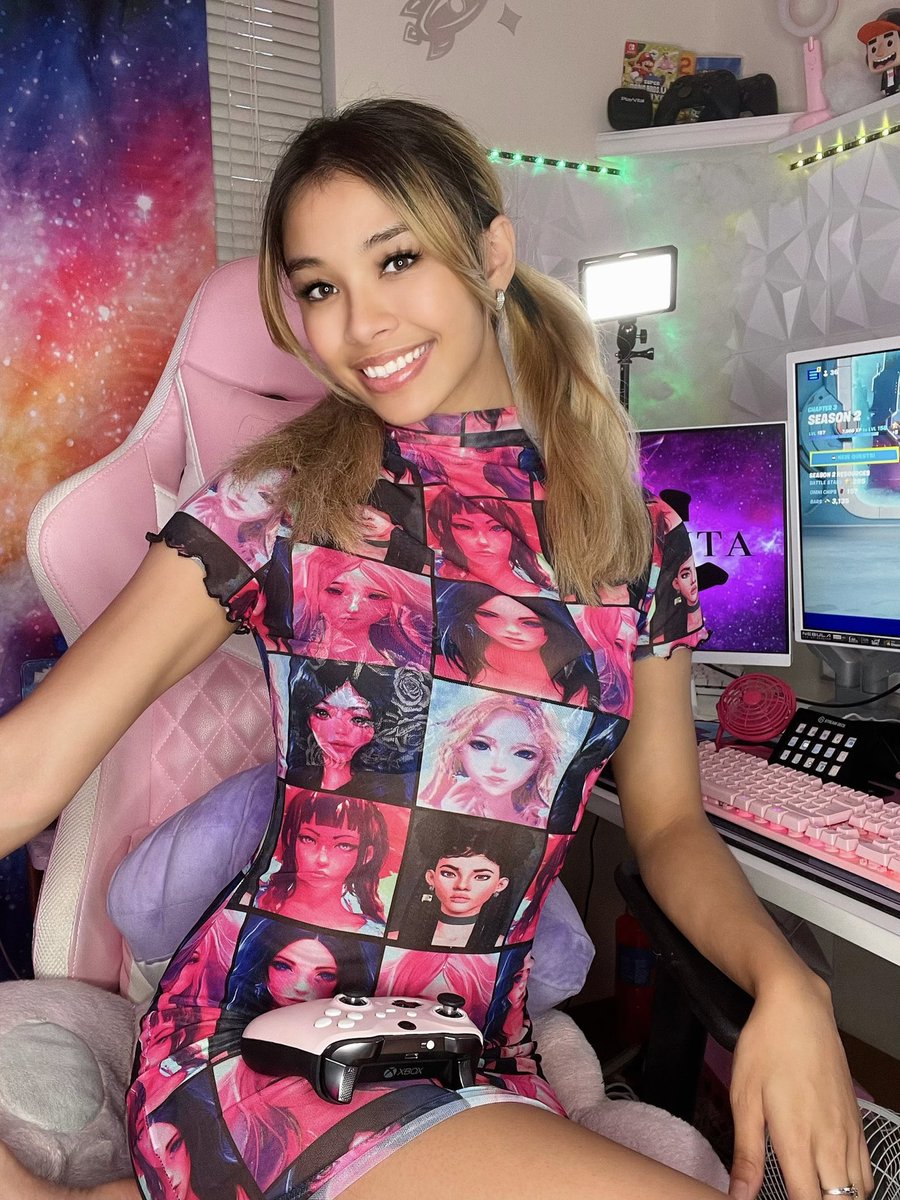 Night0wLita's tweet photo. ✨This outfit was such a vibe last night. 🌸
✨10% OFF with my paid partner @ExtremeRate on any product in the store ➡️ Night0wLita
#gamer #twitch #controllerpc #partner #twitch #asian #thai #asian https://t.co/IL3tTAaqVS