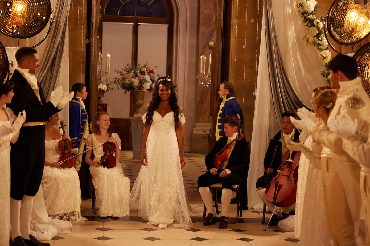 Let’s give one last round of applause to the incomparable Ms. Nicole Rémy! 😍