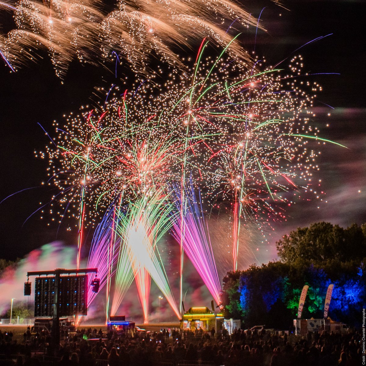 🎆End your party in style with the Michel Quesnel, pharmacist fireworks, presented after the last show EVERY NIGHT from Thursday to Sunday!

For more information➡️ montgolfieresgatineau.com/en/family-acti…