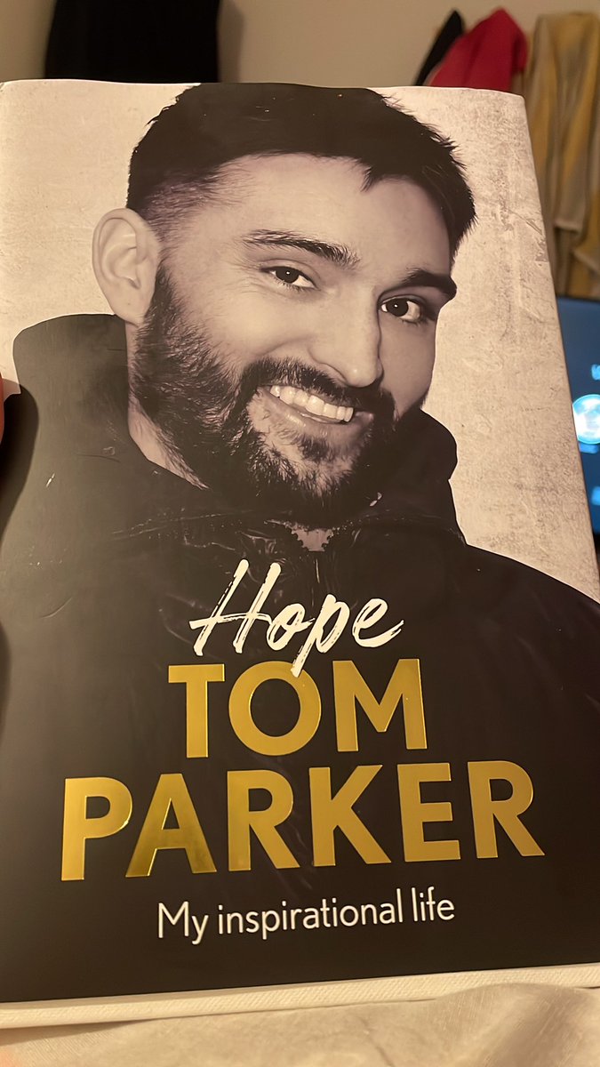 Sad to have finished this book but what an inspiration! Made me think about all the inspiring patients i have had the pleasure to meet 🥰❤️ #tomparker #inspirational #braincancer #Glioblastomas