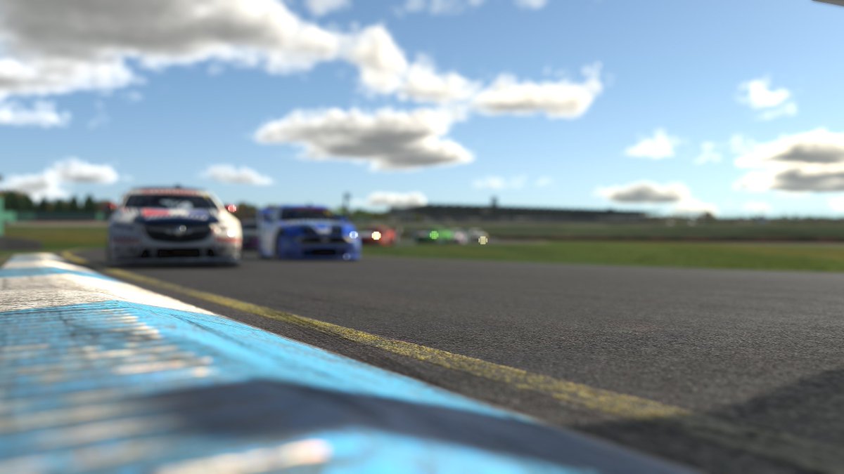 iRacing tweet media