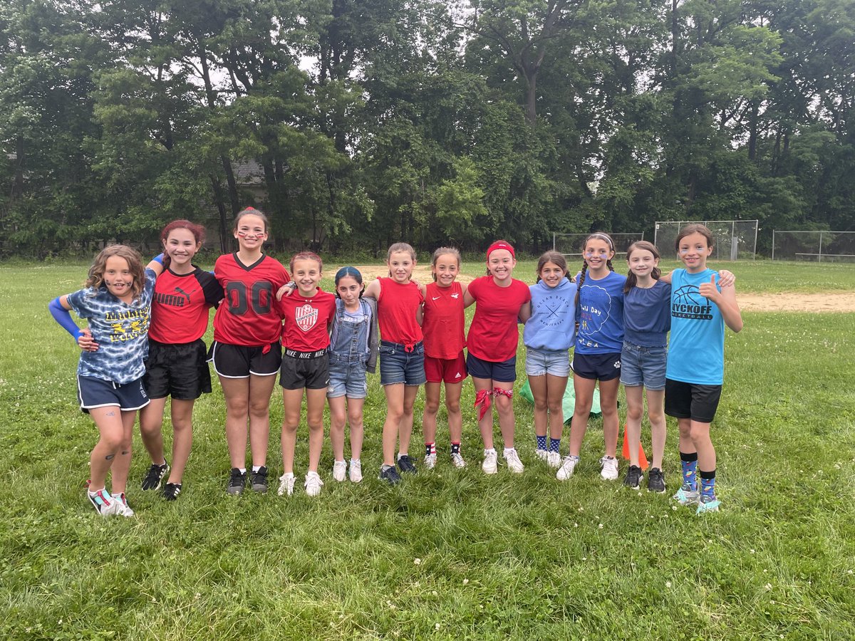 4MrsRussell's tweet photo. Field Day 2022 in the books!! Lots of laughs and tons of fun!! https://t.co/rA5roavL4b