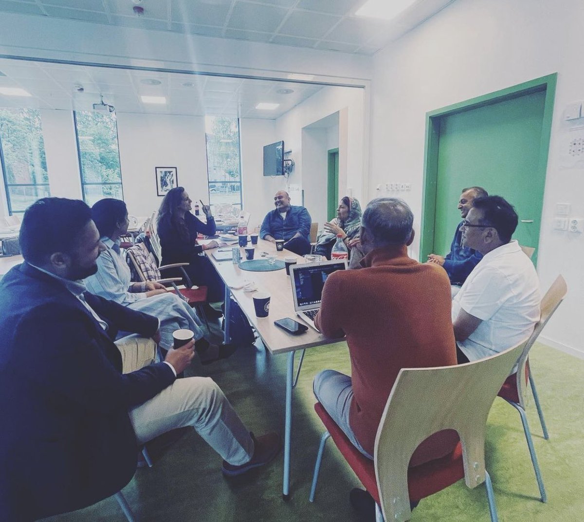 dia_praxis's tweet photo. Styret i DiaPraxis og styret i PKF (pakistansk kulturforening) hadde samarbeidsmøte om workshop-en i september for utvalgte 100 medlemmer. Temaet er «Oppdragelse og kjønnsroller»
Tusen takk til PKF for nydelig servering! https://t.co/9xM1eDsXod