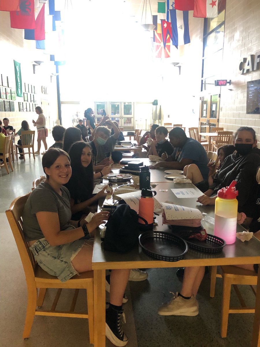 BakerLINKS's tweet photo. Paper plate awards &amp;popsicles to end a great year of LINKs at @BakerMiddle. Thank you to our wonderful LINKS for being present, learning, growing, &amp;accepting all individuals. Best of luck to our 8th graders moving to HS next year. @MrsStOnge @MrsOffman #proudteachers #peertopeer https://t.co/S0S5jqH94N