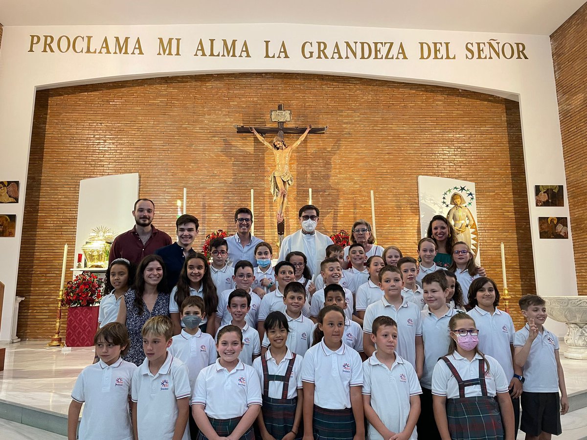 PARROQUIABLANC1's tweet photo. Renovación de las promesas bautismales de los peques del cole Juan Nepomuceno Rojas ✨ https://t.co/OBMVxXe88W