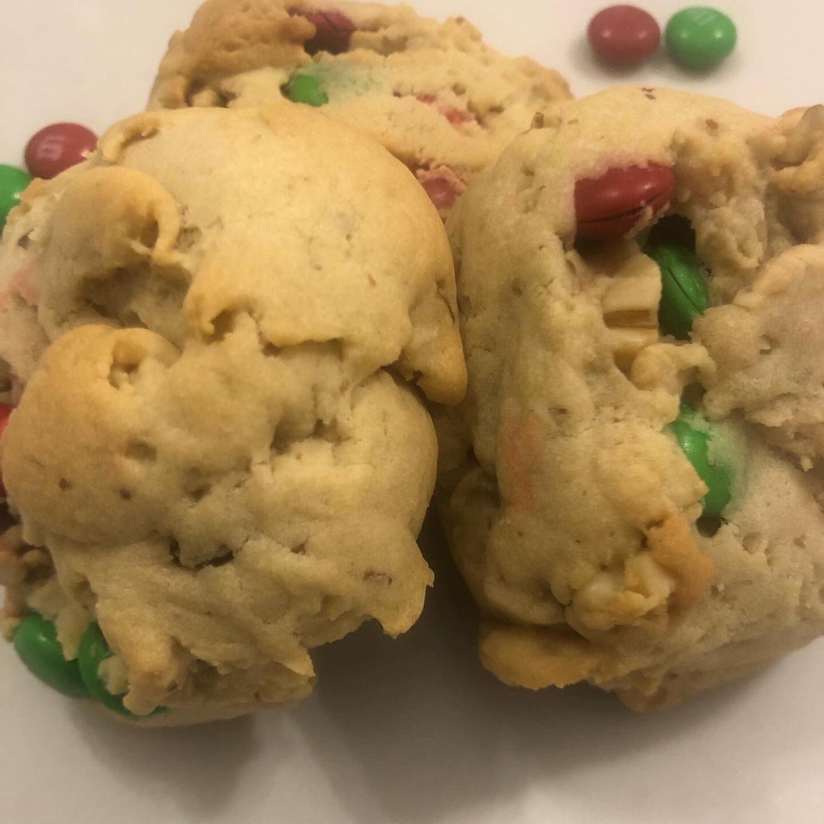 Trisomy21Momma's tweet photo. This Saturday I am at the Burnaby Farmers Market from 10-2pm to do a last fundraising effort for the Run Up For Down Syndrome. I’ll have LOTS of cookies-all by donation and all made by me! Or donate here https://t.co/O1AuQ8akgp
#MissACookies #runupfordownsyndrome #runup4ds #DSRF https://t.co/rNSnuxjIHF