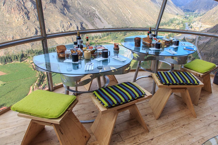 andreeaenchina's tweet photo. Como mejor alojamiento en #Perú @SabrinaenPeru nos recomienda Skylodge Adventure Suites. Un hotel en el valle Sagrado de los Incas. (No apto si tienes vértigo!!😳) Qué mejor que dormir admirando los paisajes y cultura de Perú?
Te atreves? 😍
#descubreelmundoconAvge https://t.co/HYKRNo1gzp