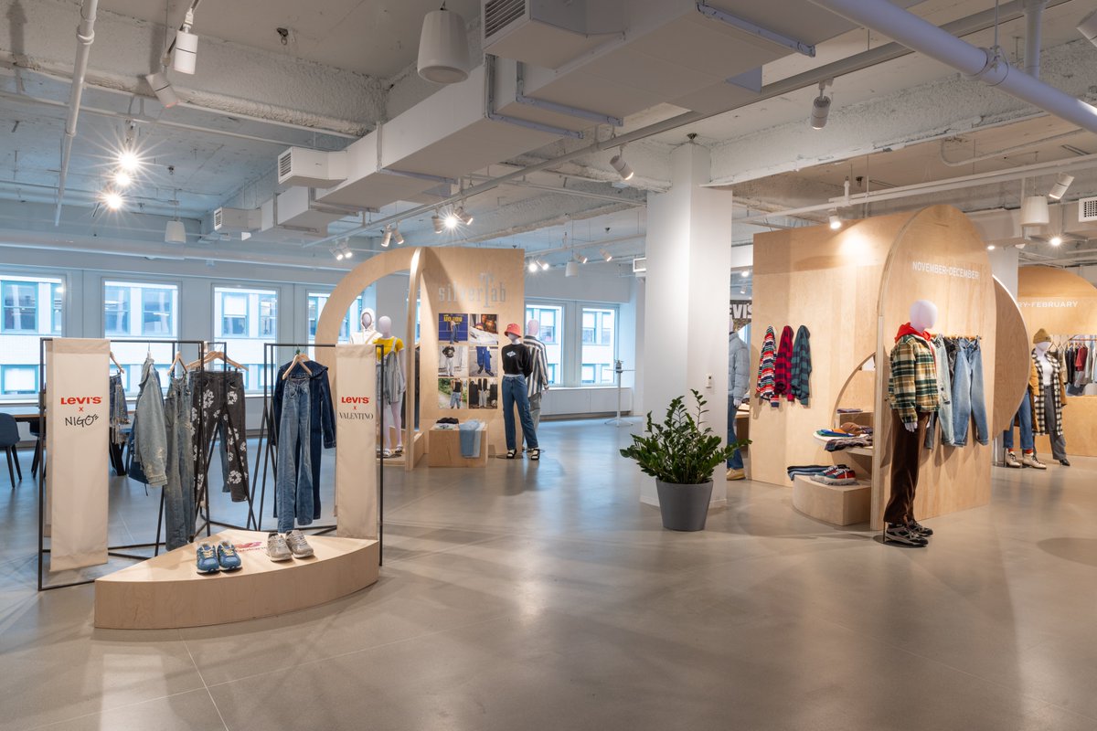 LeviStraussCo's tweet photo. Thank you to everyone who attended and tuned into our Investor Day. Excited to roughly double women’s &amp; tops, and increase ecommerce 3-fold by 2027. Accelerating growth &amp; profitability on the path to $9B-$10B. https://t.co/at5HGQI7gD #LEVI #InvestorDay https://t.co/4nTLHCQT3I