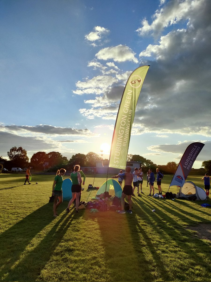lucymay786's tweet photo. Happy #GlobalRunningDay
Half of our winning #SDWR team raced at the local RR10 league tonight. All in the top 10 (Beccy 2nd, Kelley 3rd and me in 9th)
My calves don't like me now though 🤣 https://t.co/2MnOSYEQzo