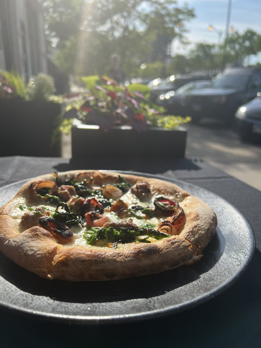 GioiaChicago's tweet photo. Sneak peak of new menu items!! (1) Tonno Crudo (2) Pizzetta (3) Calamari 🦑🦞🍽 https://t.co/czxN7m9Se2