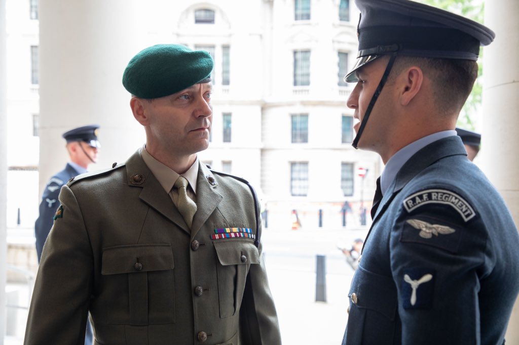 @FPForceCdr @RAF_Regiment @qcsofficial @AdmTonyRadakin_ @DefenceHQ Had an opportunity to speak with some of the Honour Guard. A credit to the @RAF_Regiment. Outstanding job and very engaging. Big BZ!💪👍