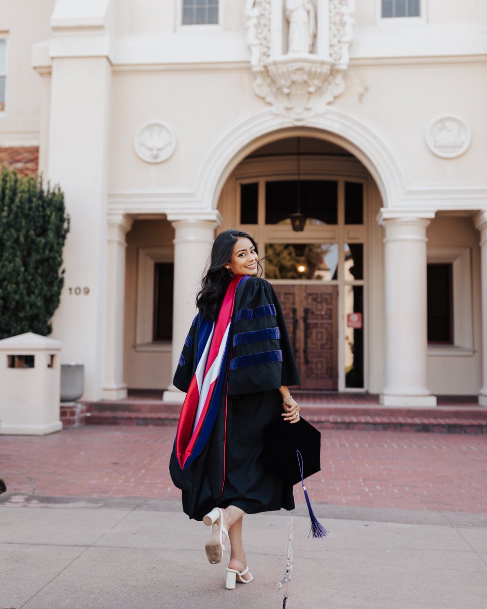 sukhvirkr's tweet photo. Just your favorite Juris Doctor ⚖️📚🤍 https://t.co/4eln0C9ks9