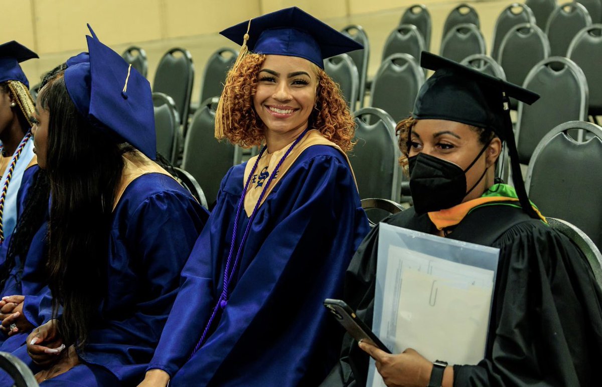 BullettesWBB's tweet photo. We have 2 new Alumni members coming off of Alumni Weekend! We would like to send a SUPER congratulations to some SUPER amazing individuals, Jada Priebe and Abraonna Williams! 🎉🎊🎁 #UMO #FSU #CollegeBound #SeniorClassPresident #HonorGraduate https://t.co/lLWFdVwXSh