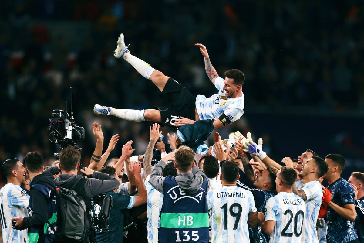 lnstantFoot's tweet photo. Le GOAT. 🐐 https://t.co/QjwcHHA7d8