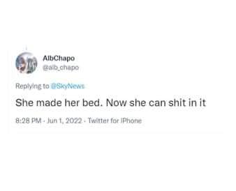 KatePatient's tweet image. #JohnnyDepp #JusticeForJohnny #AmberHeardlsALiar 😂😂😂😂